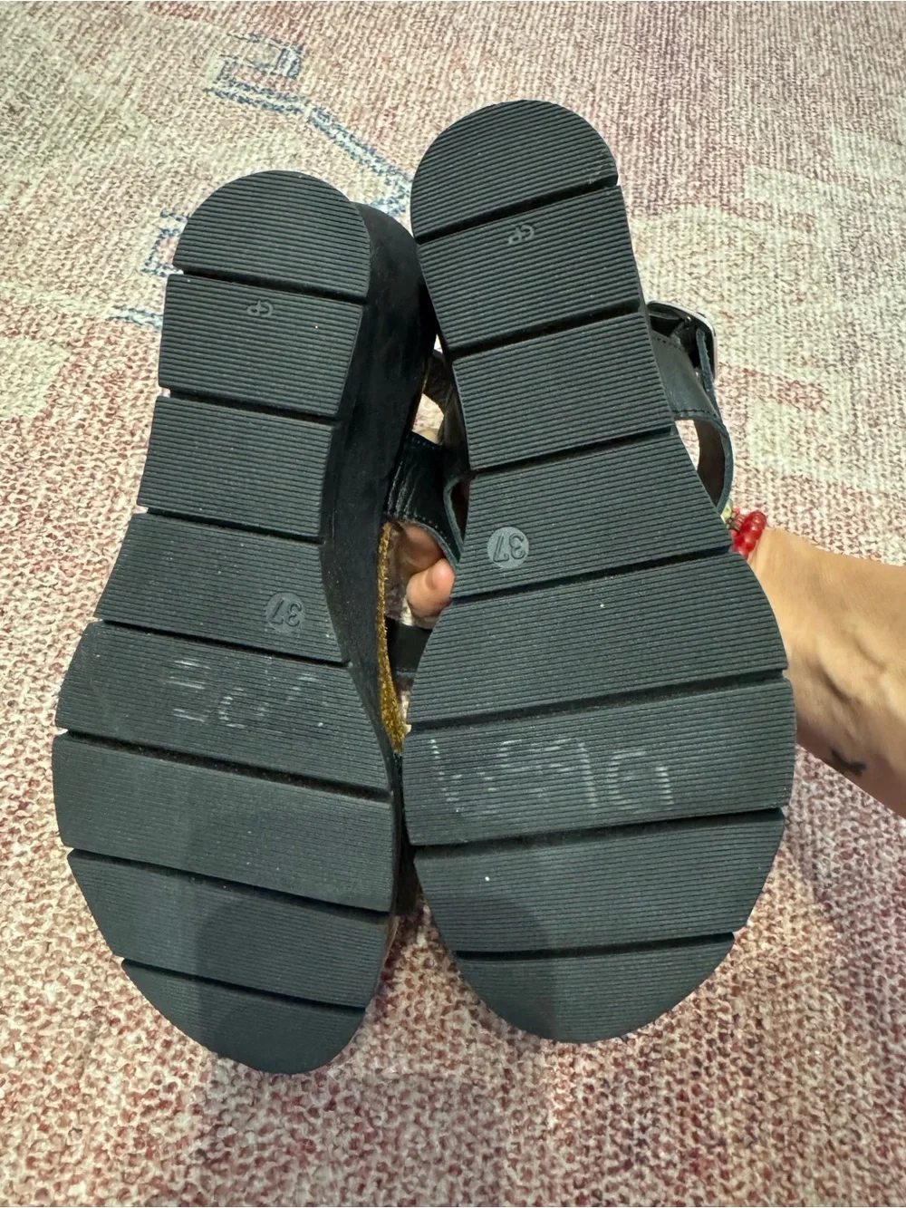Cordani made in Italy black leather wedge platform sandals w/buckle like new 7.5